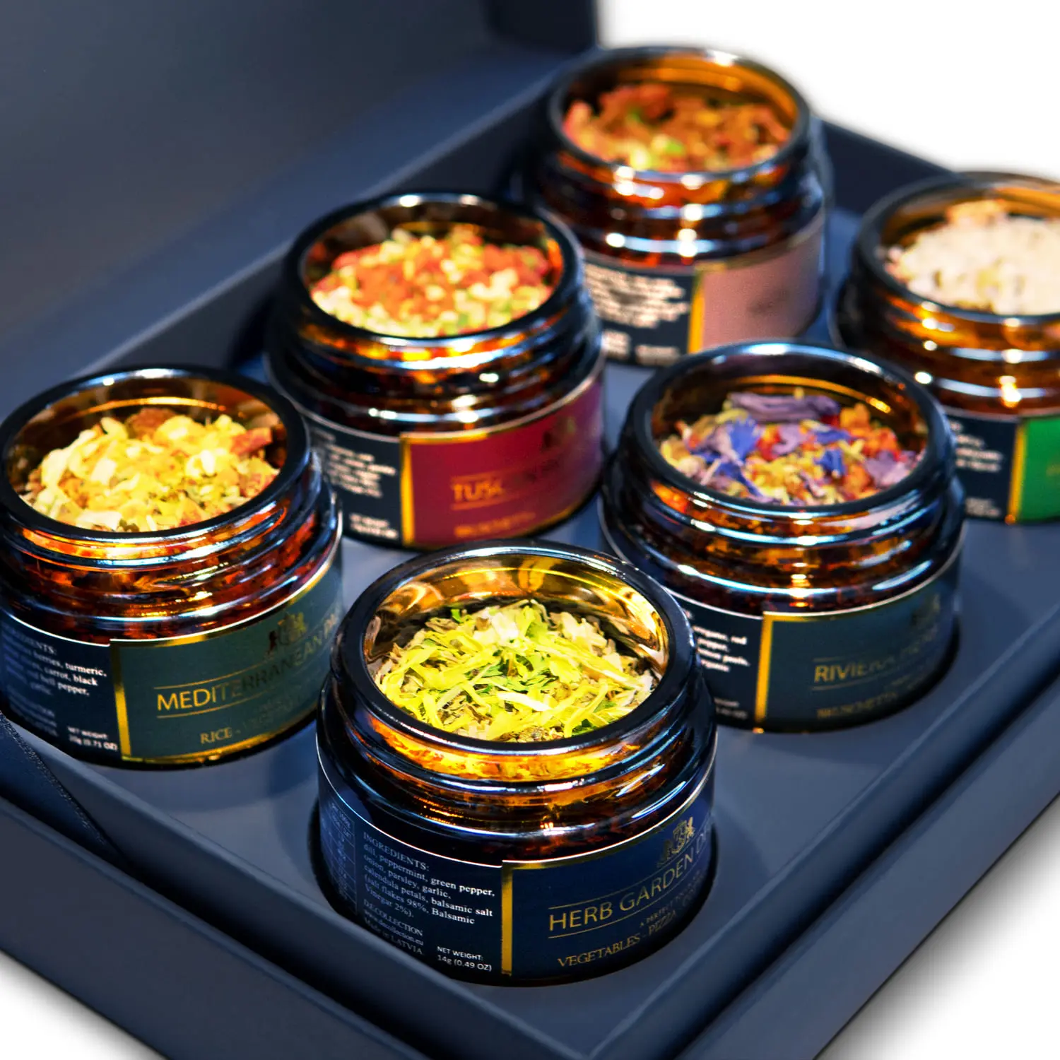 Close-up: jars with spices from the D.E.Collection Mediterranean Charm set.